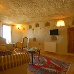 Arif Cave Hotel 2*