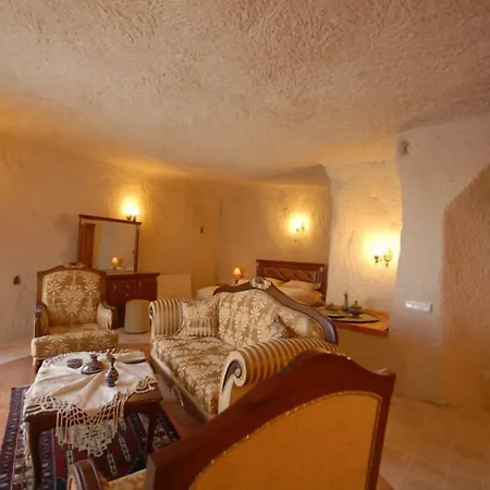 Arif Cave גורמה