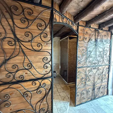 מלון Arif Cave גורמה