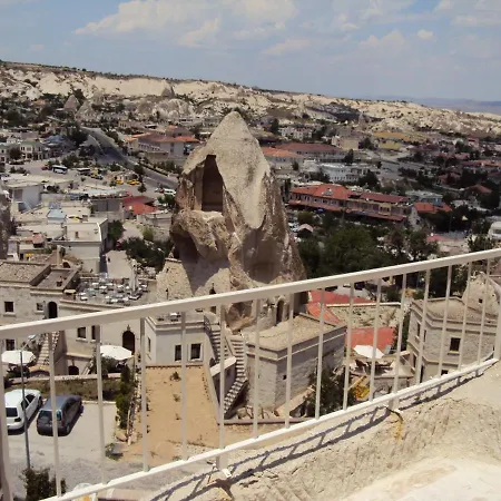 Arif Cave מלון