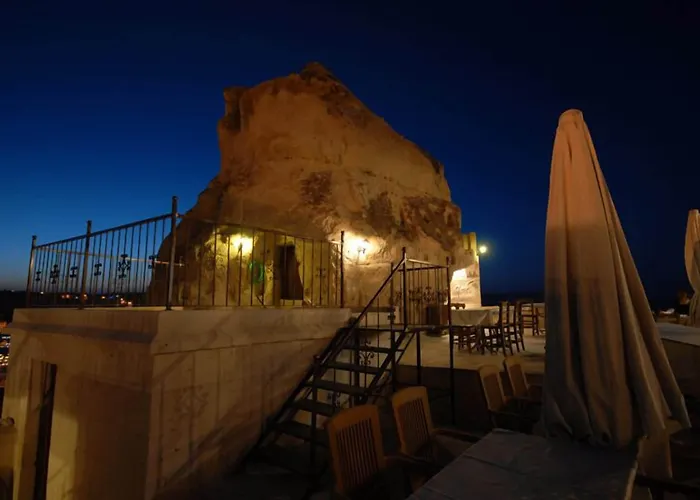 아리프 케이브 호텔