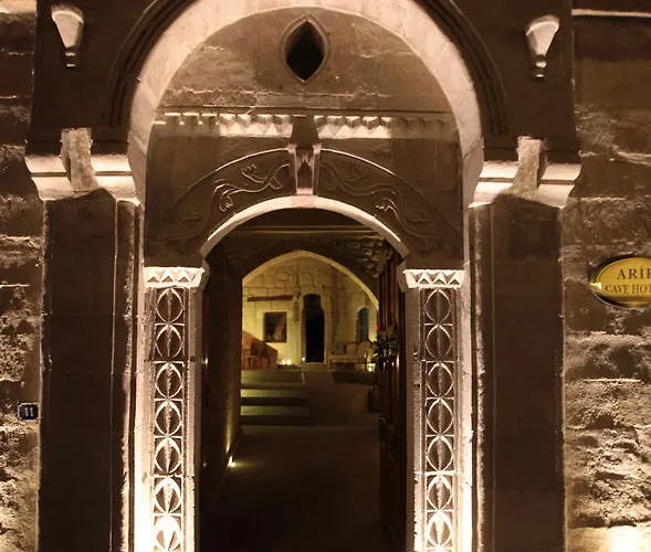 아리프 케이브 호텔