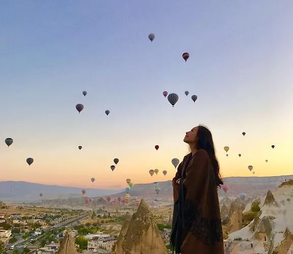 아리프 케이브 호텔